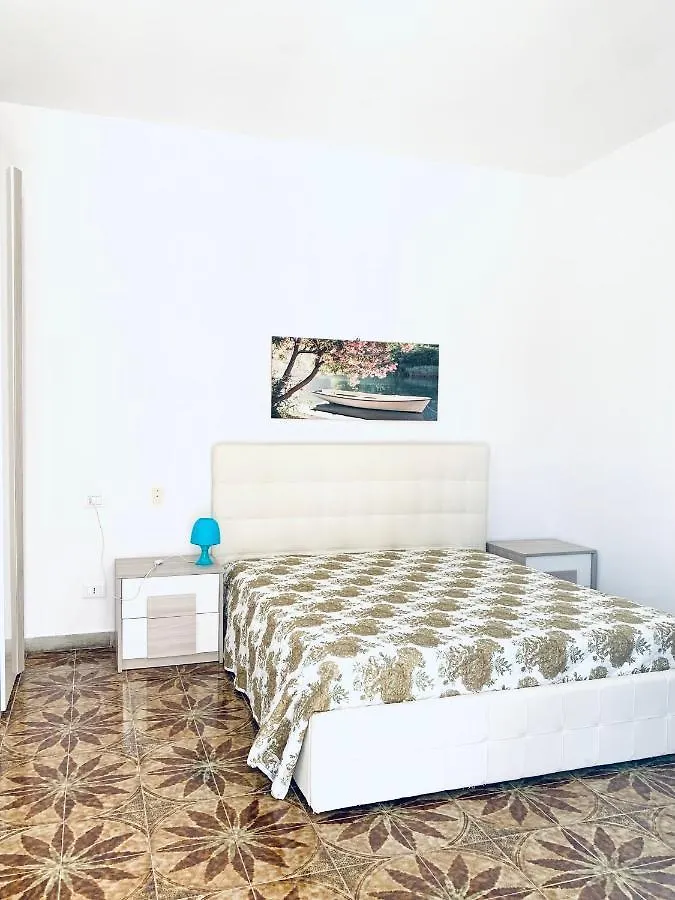 Canova Luxury Rooms A Pochi Passi Dal Centro Favignana Guest house