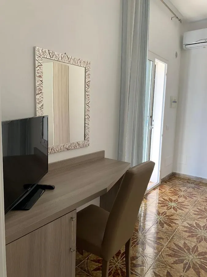 Guest house Canova Luxury Rooms A Pochi Passi Dal Centro Favignana Italy